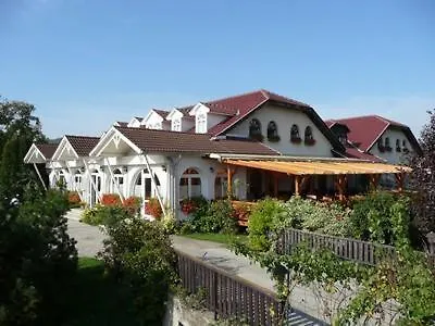 Sziget Hotel&Restaurant Tarjan photo