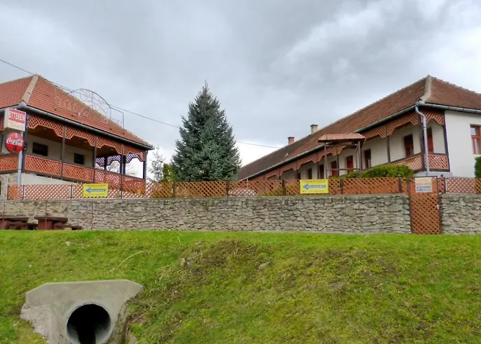 Koberc Panzio, Udulohazak Es Etterem Bed & Breakfast Bozsva photo