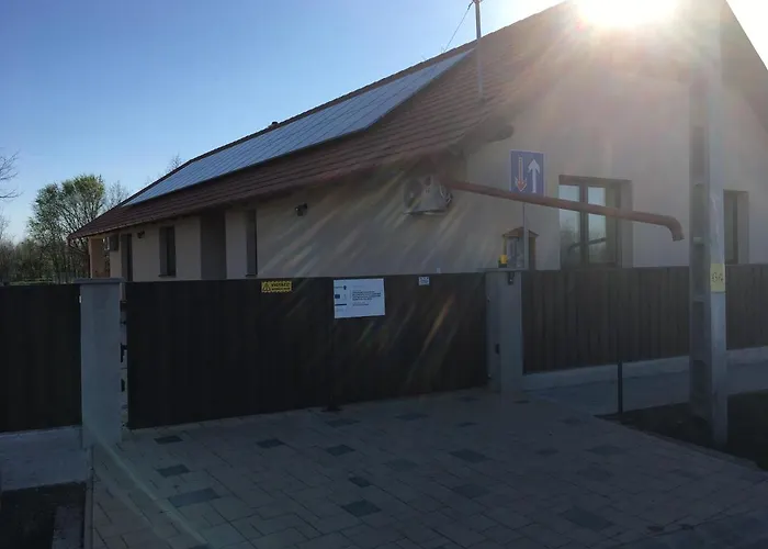 Emese Vendeghaz Hotel Mezopeterd photo