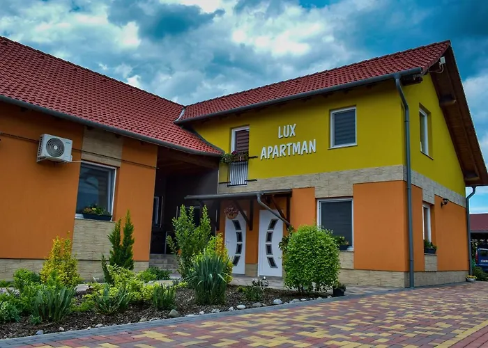 Lux Apartman Maroslele photo