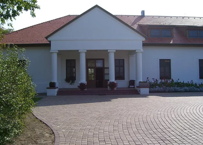 Sarlospuszta Club Hotel Tatarszentgyorgy photo