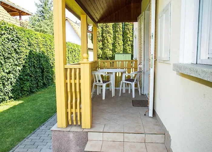 صورة فيلا Familia Nyaralo 163 Balatonmáriafürdő