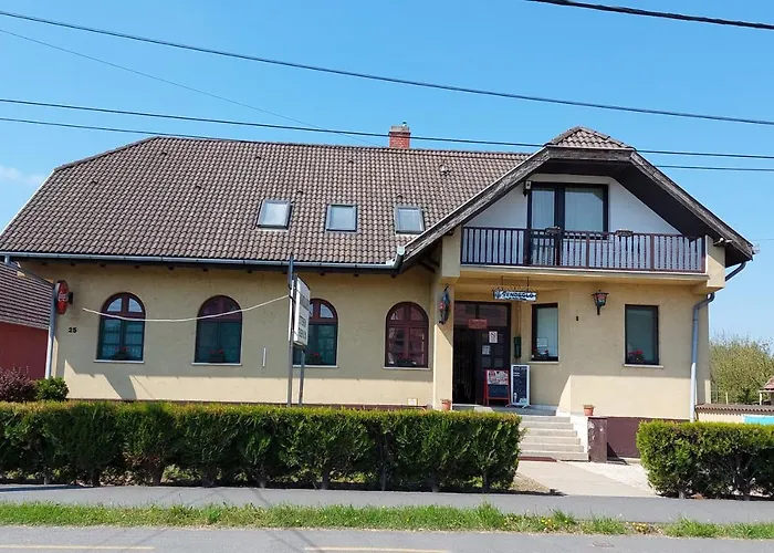 Teke Panzio Bed & Breakfast Kormend photo
