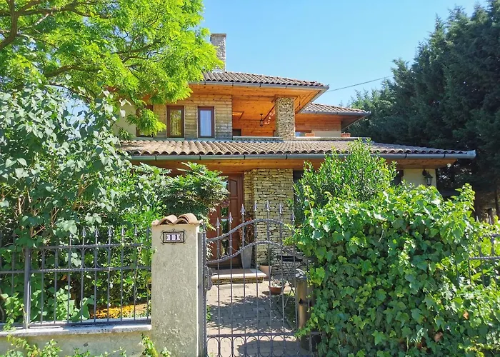 foto di Mediterrán Vendégház Villa Balatonoszod