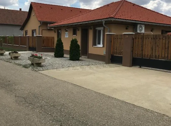 Bagolyvar Vendeghaz Abádszalók foto