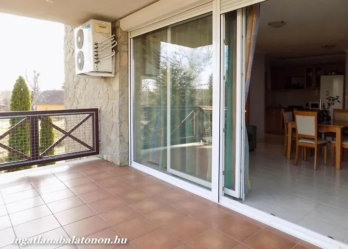 937 - Elso Emeleti Klimas, Ket Haloszobas Vizkozeli Apartman Daire Balatonoszod fotoğrafı