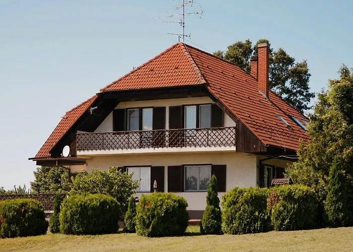 Hubertus Vadaszhaz Ujudvar photo