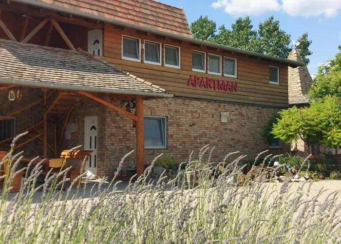 Anna Apartman Apartment Maroslele photo