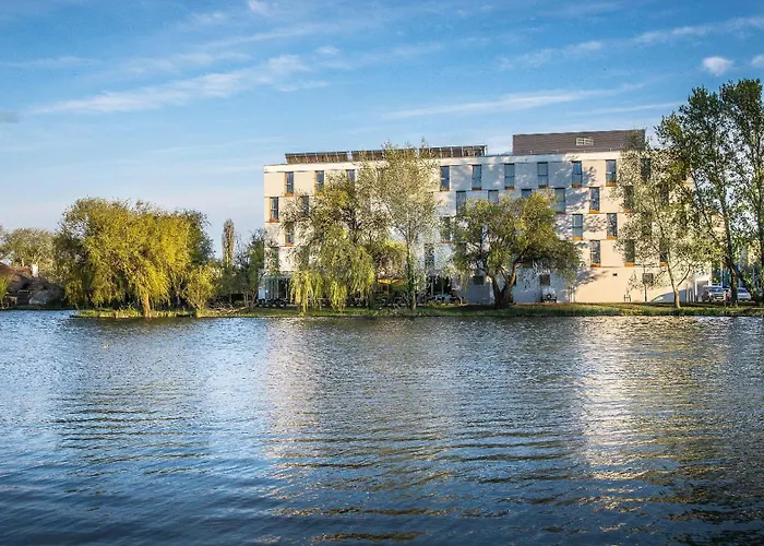 Best Western Plus Lakeside Hotel Szekesfehervar photo