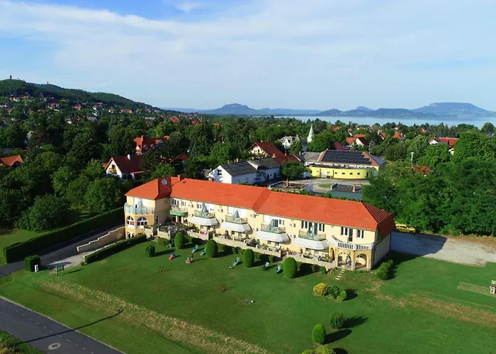 Karat Panzio Bed & Breakfast Balatongyorok photo