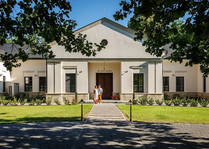 Tilia Kuria Panzió Bózsva képek