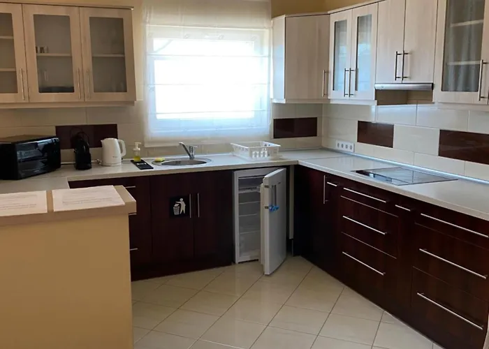 Budapest Airport Accomodation In V2 Vecses photo