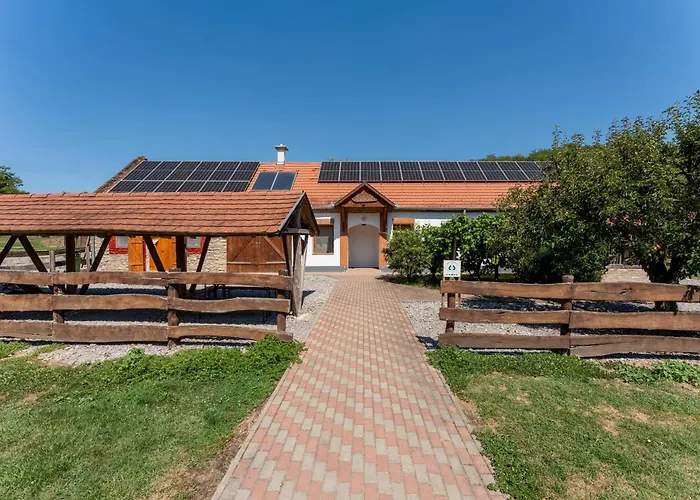 Photo de Hársfa Vendégház Bükkösd