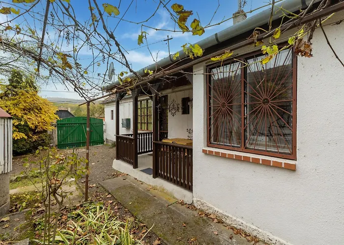 Cosy Holiday Home Near Basilica Ipolydamasd foto