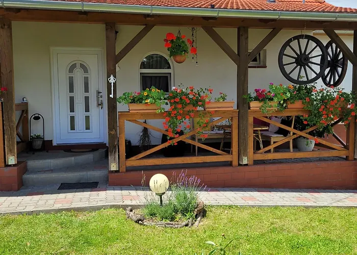 Dom Manipura-Zatrzymaj Sie I Odpocznij W Ciszy I Zieleni Villa Szemenyecsörnye képek