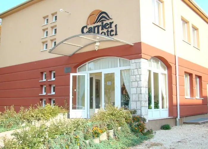 Фото Carrier Hotel Комаром