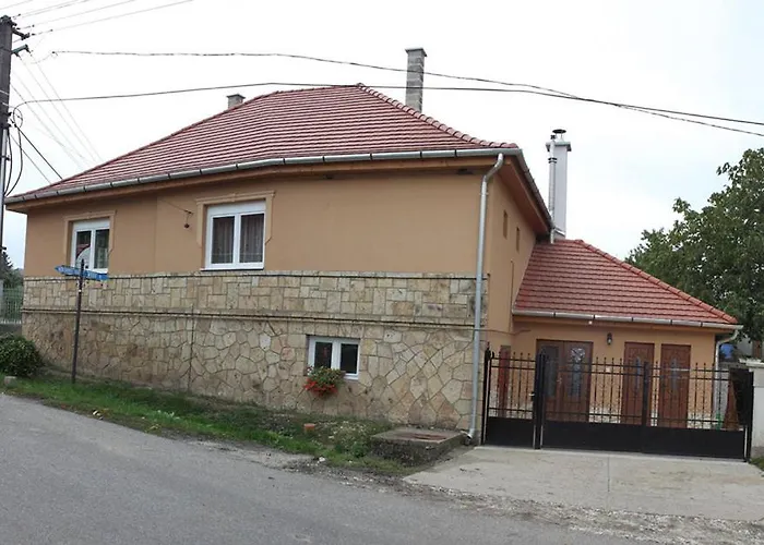 Tibor Barat Vendeghaz Hotel Ratka photo