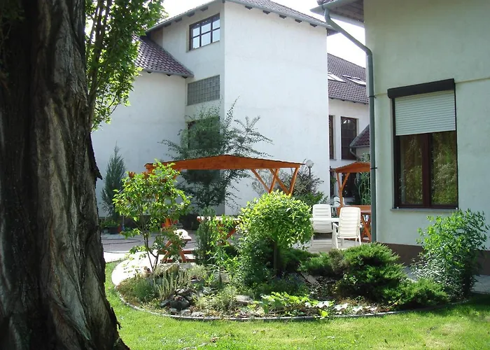 Roza Hotel Es Apartmanhaz Esztergom fotoğrafı