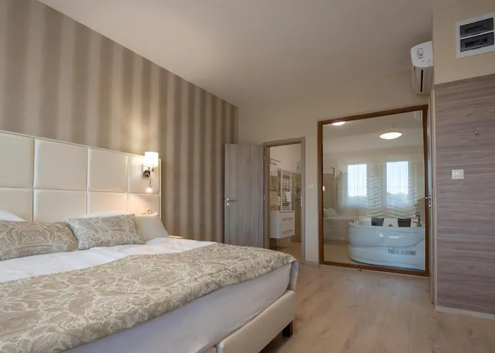 Falukozpont Hotel Ujhartyan photo